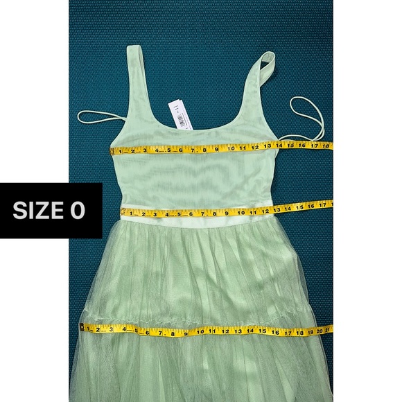 Alice + Olivia Chara Scoop Neck Green Tulle Midi Dress - Picture 8 of 16